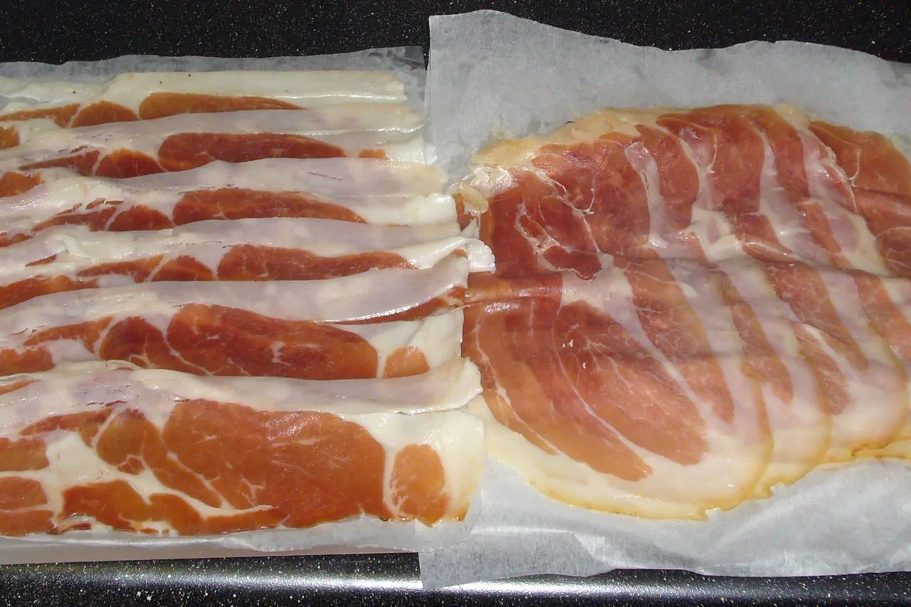 Il prosciutto di San Daniele, che si stagiona in un paese solo, su una collina di ghiaie